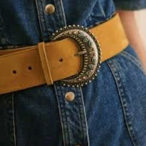 Sezane Louve belt in Camel